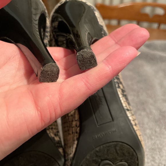 Snakeskin pumps - Picture 9 of 10